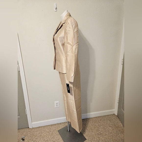 Le Suit 2 Piece Embroidered Jacket and Pants Set Size 6 NWT - Picture 2 of 16